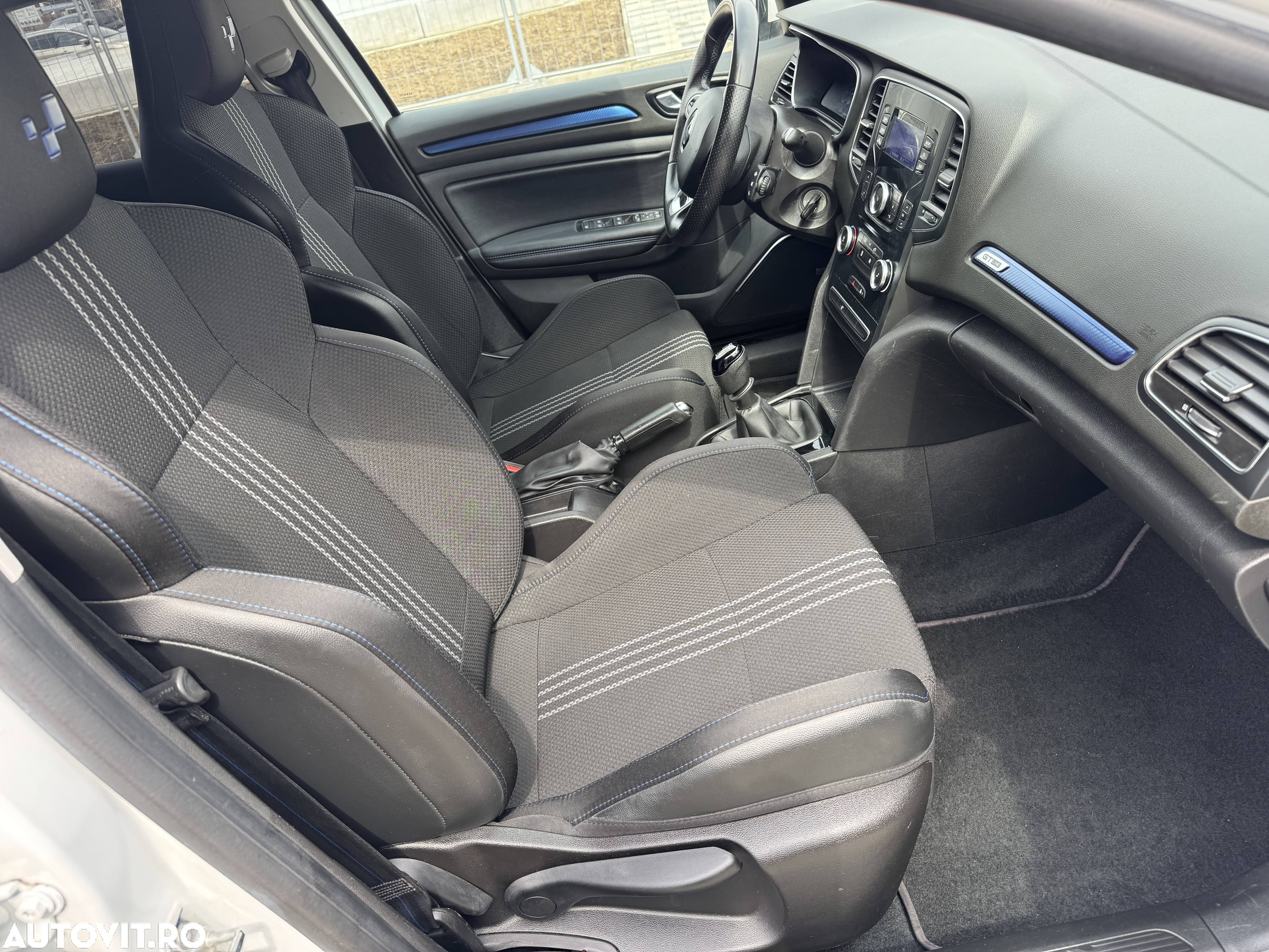 Renault Megane BLUE dCi 115 GT LINE - 12