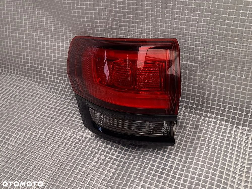 lampa tyl tylna lewa jeep grand cherokee wk IV lift 2017- 68142941af europa orginal demontaz - 3