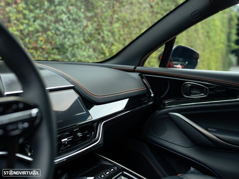 Aston Martin DBX 707 - 42