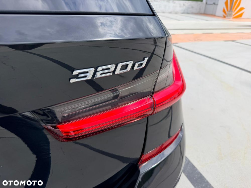 BMW Seria 3 320d xDrive M Sport - 14
