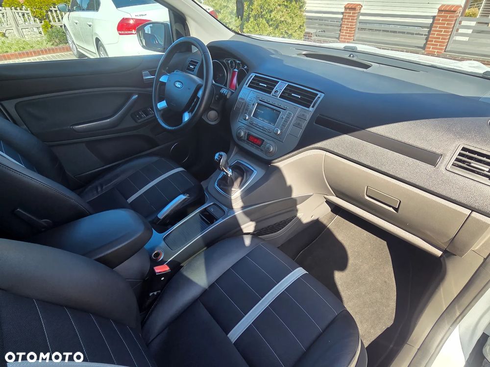 Ford Kuga 2.0 TDCi 4x4 Titanium - 12