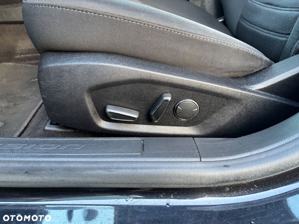 Ford Fusion - 12