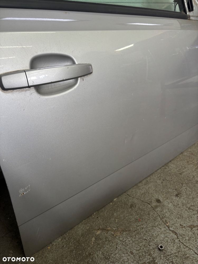 OPEL ASTRA H DRZWI PRAWY PRZOD PRZEDNIE HB 157 - 6