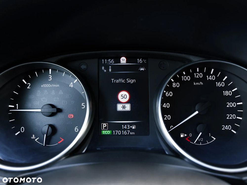 Nissan Qashqai 1.6 dCi Xtronic TEKNA+ - 23