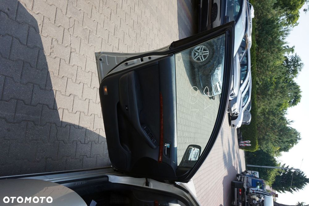 DRZWI PRZEDNIE LEWE AVENSIS II T25 KOMBI 1C0  SREBRNY TOYOTA 2003-2006 - 9