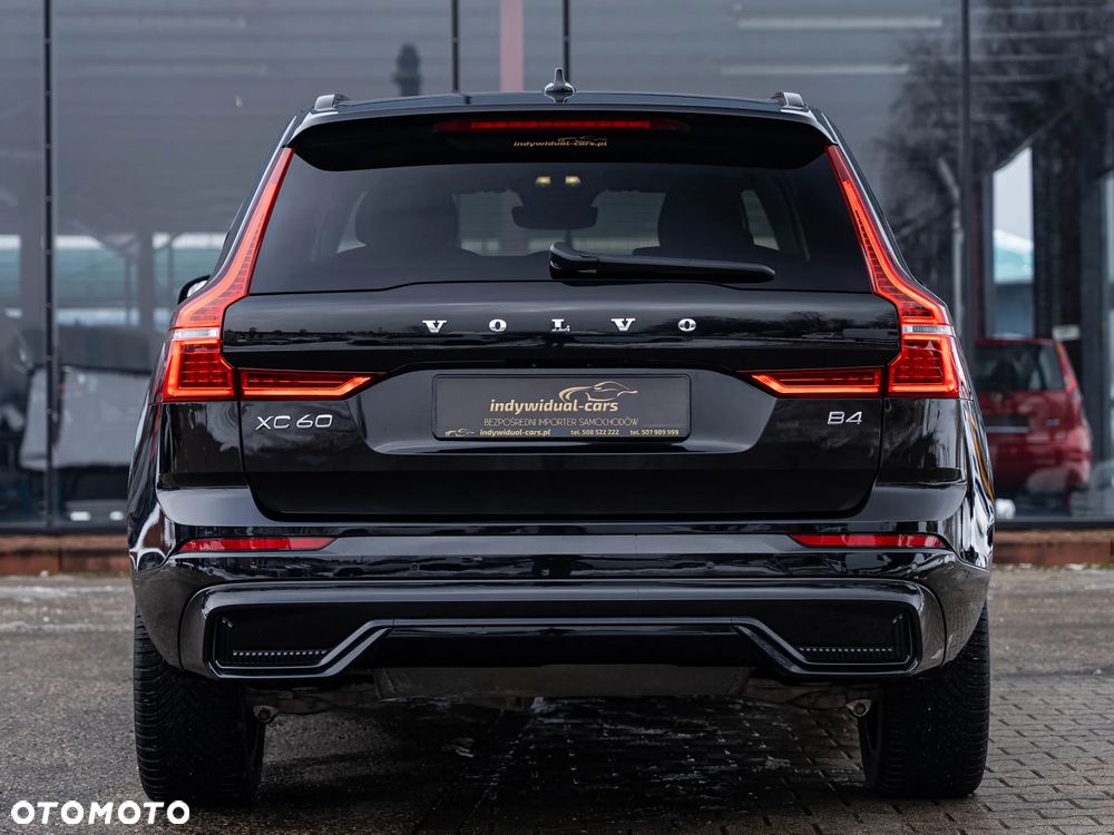 Volvo XC 60 B4 B Plus Dark - 19