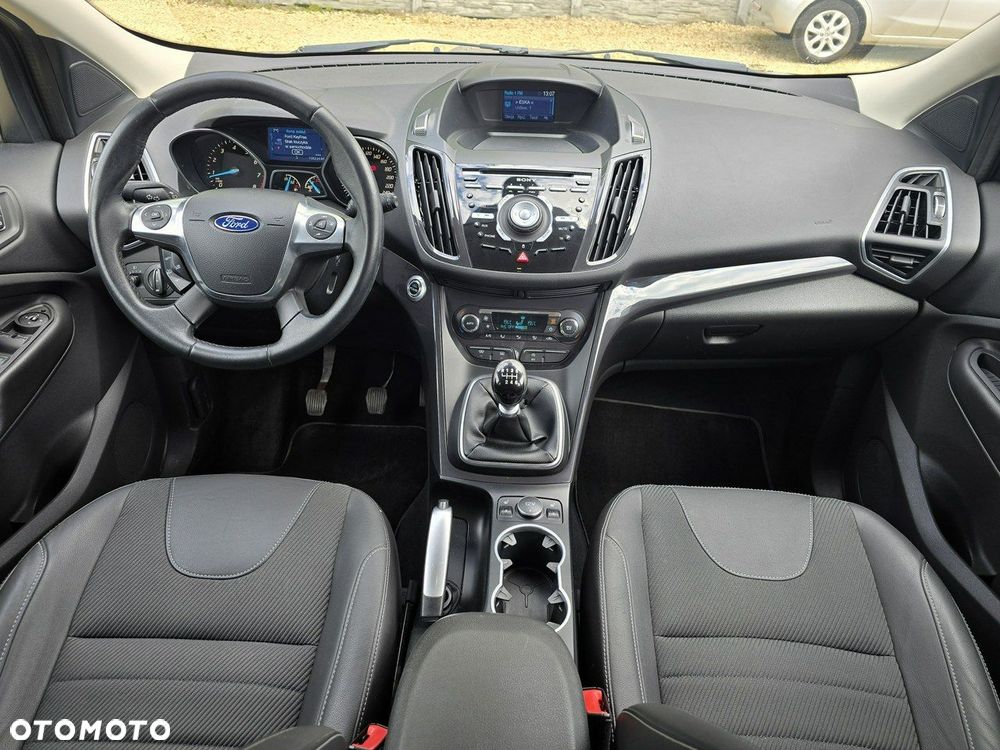 Ford Kuga 1.6 EcoBoost 2x4 Titanium - 8