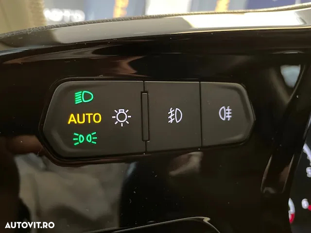 Ford Tourneo Connect 2.0L EcoBlue LWB Titanium - 30