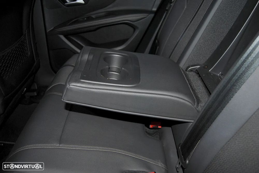 Peugeot 3008 1.6 Hybrid GT e-EAT8 - 20
