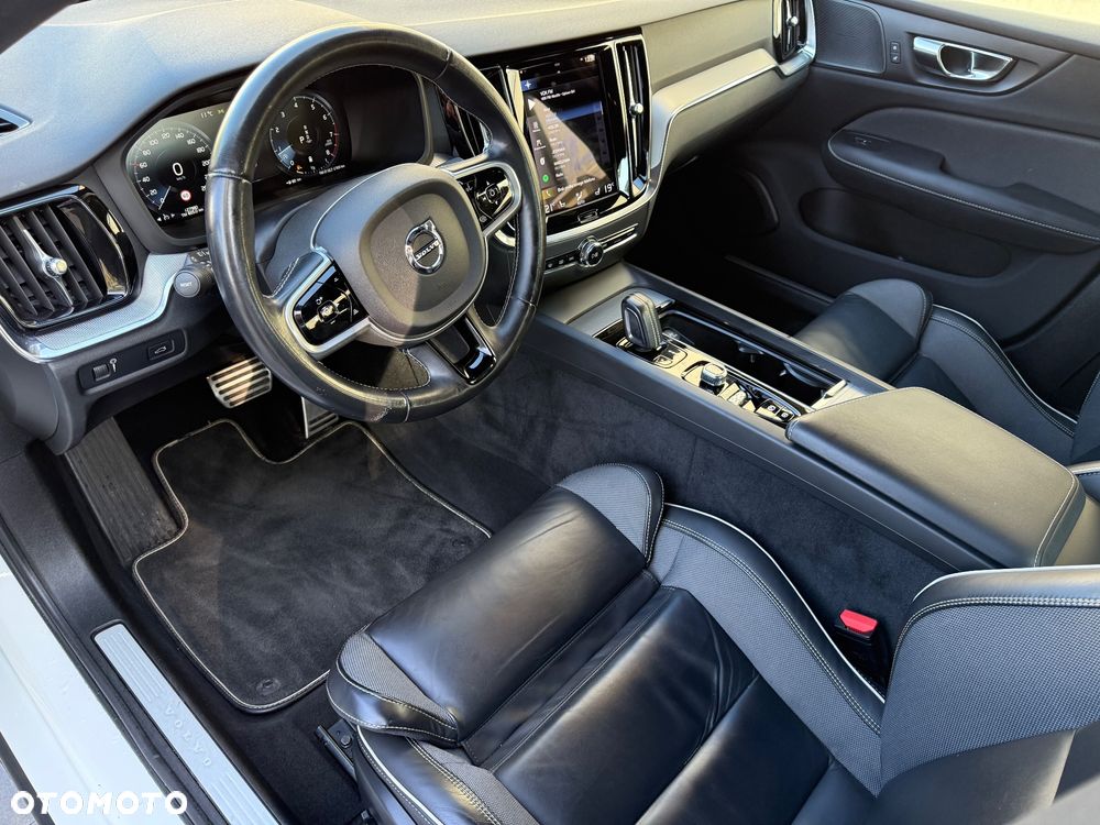 Volvo S60 T4 R-Design - 28