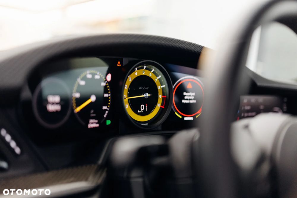 Porsche 911 GT3 Touring PDK - 29