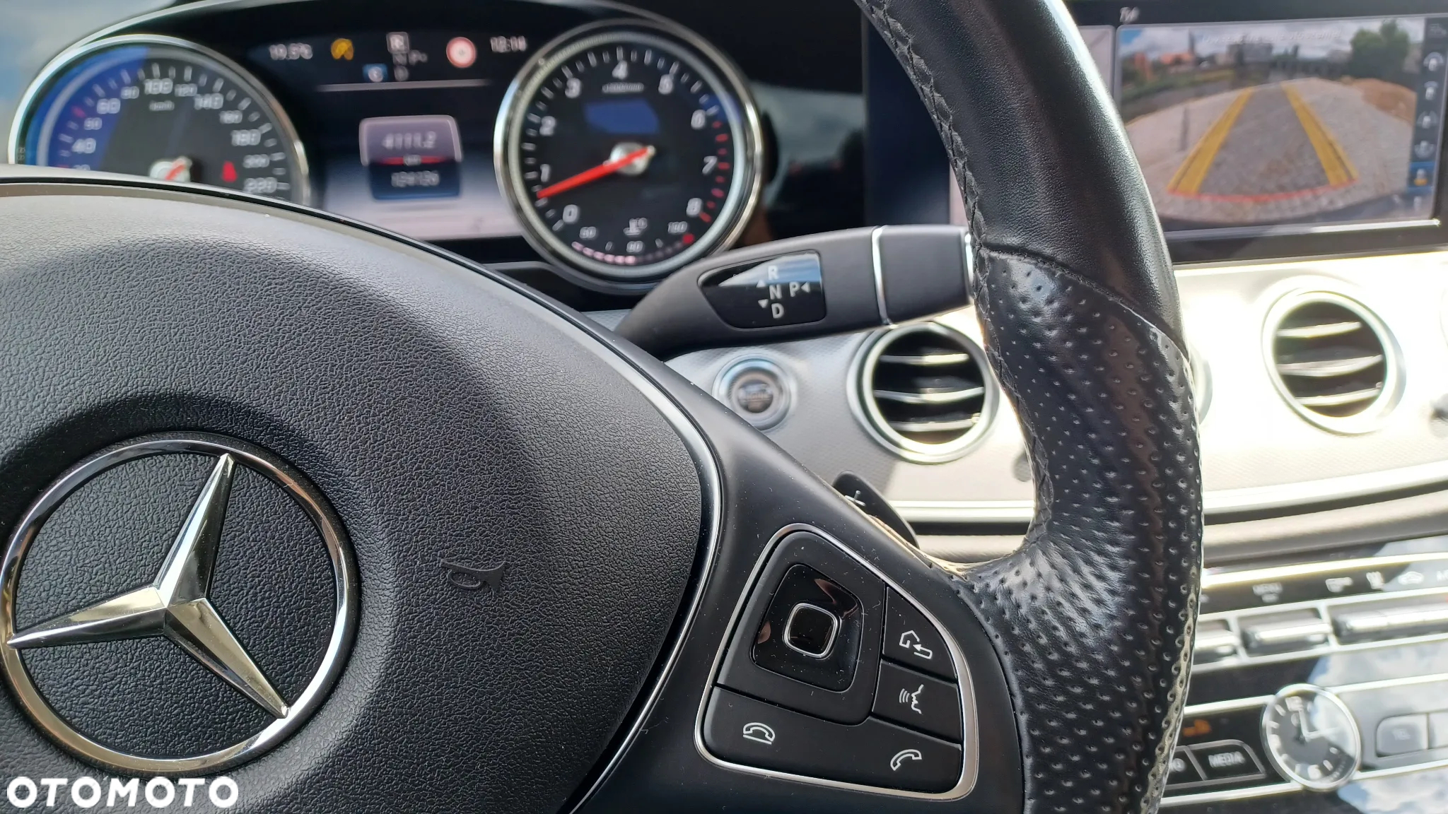 Mercedes-Benz Klasa E 200 CGI BlueEFFICIENCY Automatik Avantgarde - 23