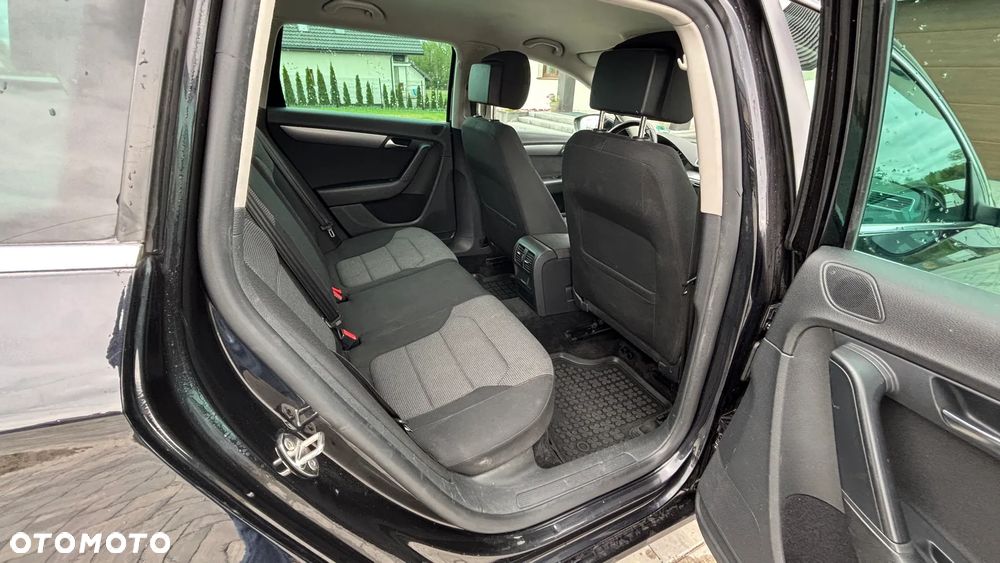 Volkswagen Passat 2.0 TDI Comfortline - 11