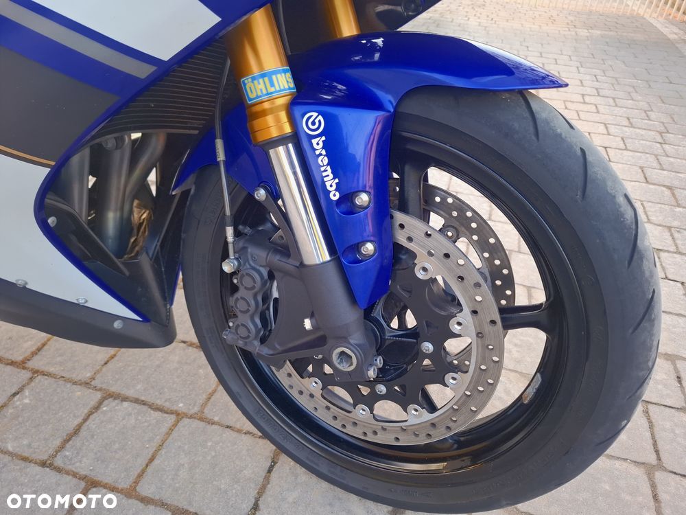 Yamaha R1 - 7