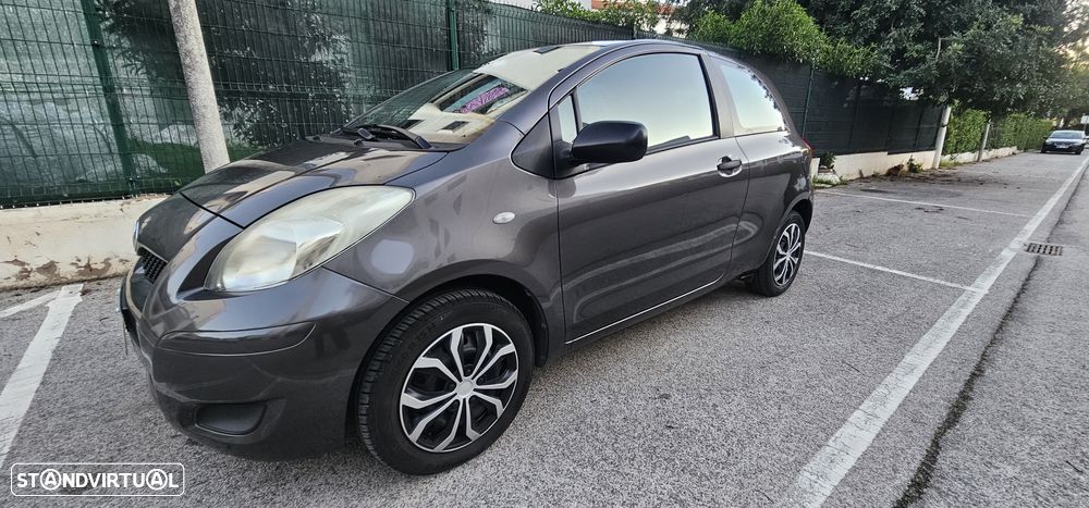 Toyota Yaris 1.0 VVT-i AC Manual - 1