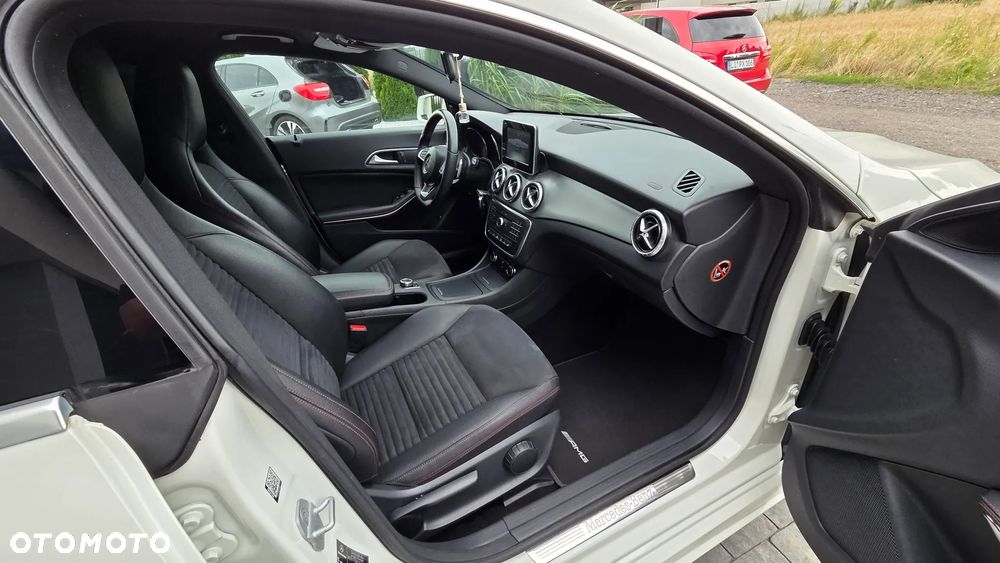 Mercedes-Benz CLA 180 7G-DCT AMG Line - 10