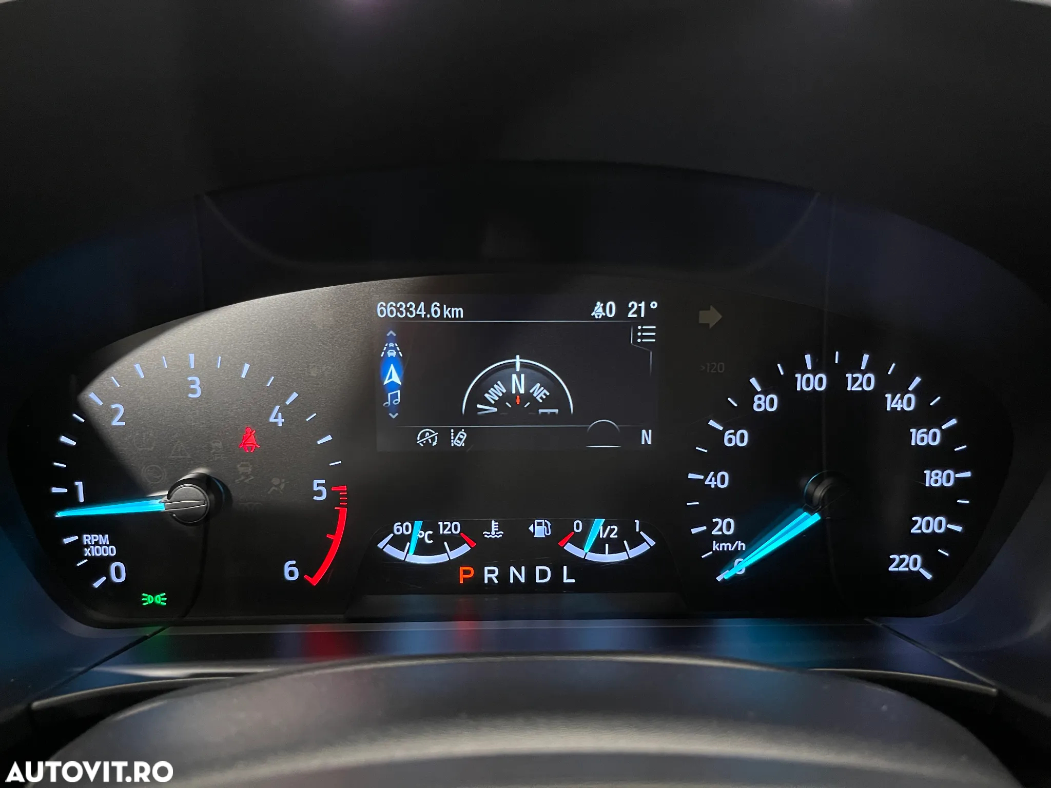 Ford Kuga 1.5 EcoBlue A8 FWD Titanium - 27