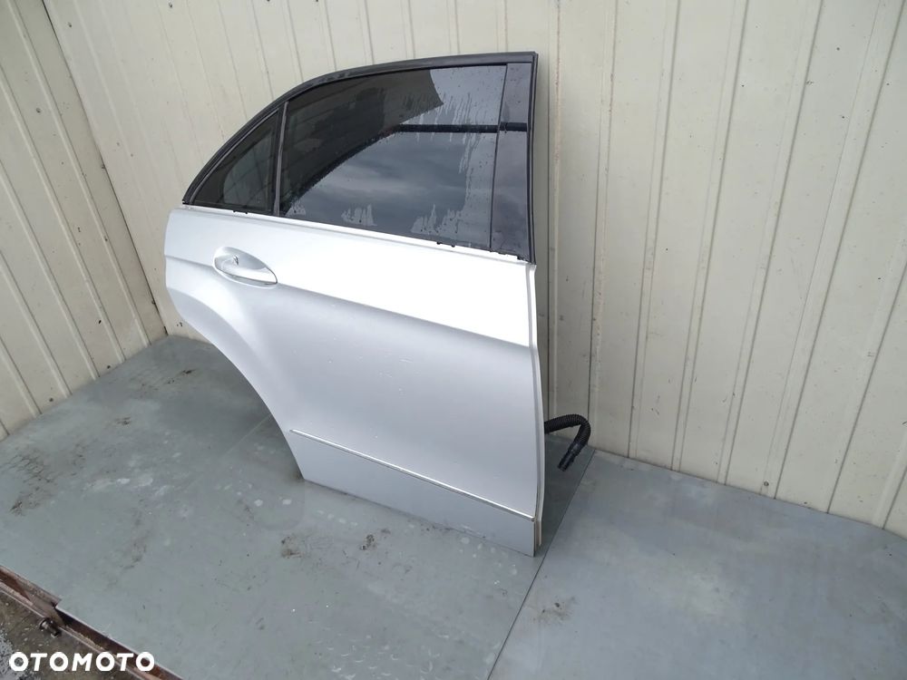 E KLASA W212 Drzwi prawy tyl C775 - 4