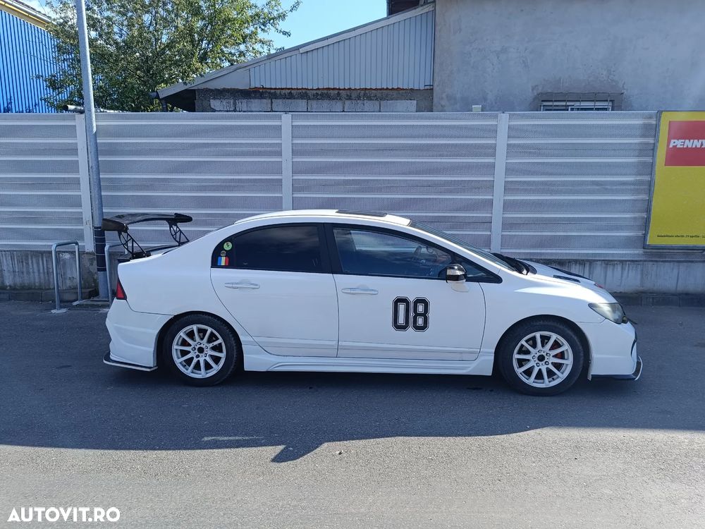 Honda Civic 1.8 S - 10