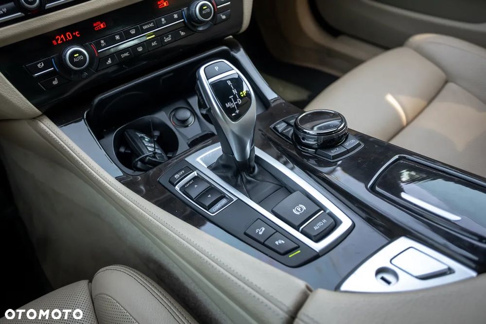 BMW Seria 5 530d xDrive Luxury Line - 27