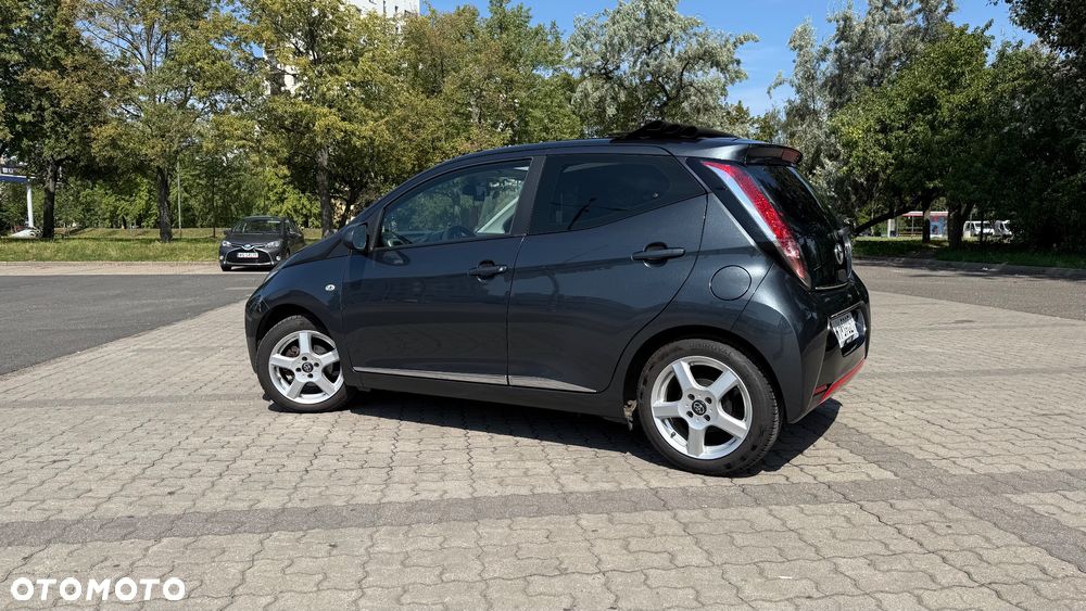 Toyota Aygo x-wave - 11