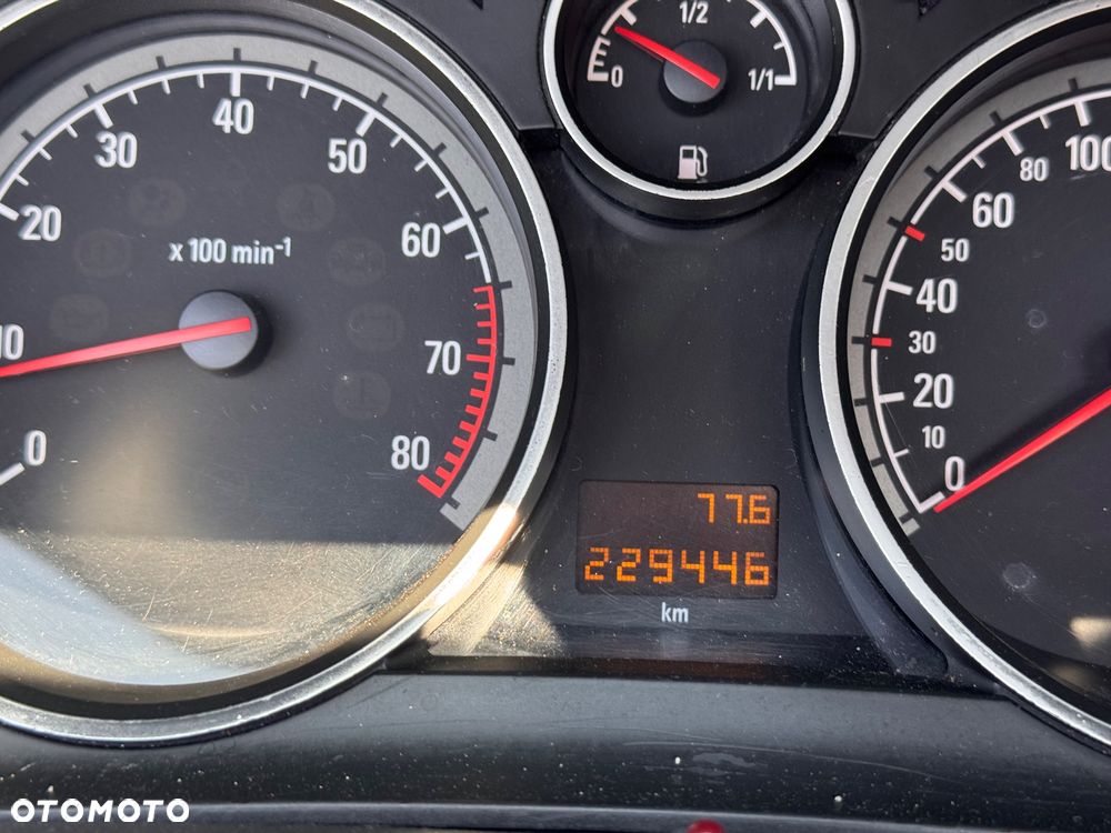 Opel Astra 1.6 Turbo Cosmo - 19