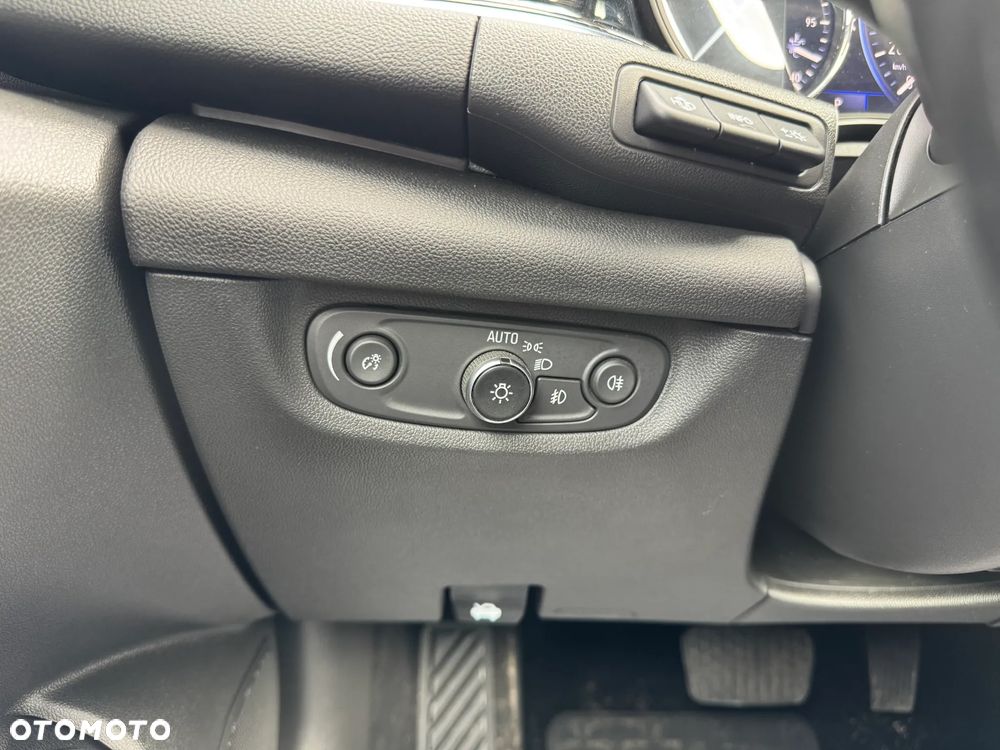 Opel Insignia 2.0 CDTI automatik Business Innovation - 20