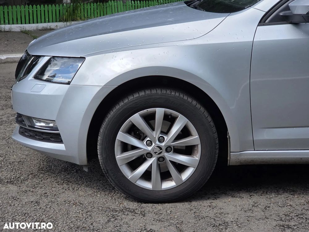 Skoda Octavia 1.5 TSI DSG MHEV Style - 8