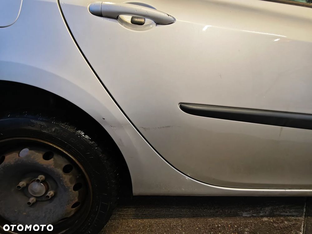 Renault Clio 1.2 16V 75 Dynamique - 22