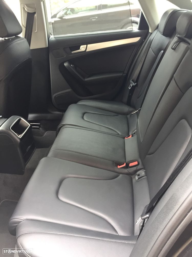 Audi A4 2.0 TDI Business Line S-line - 16