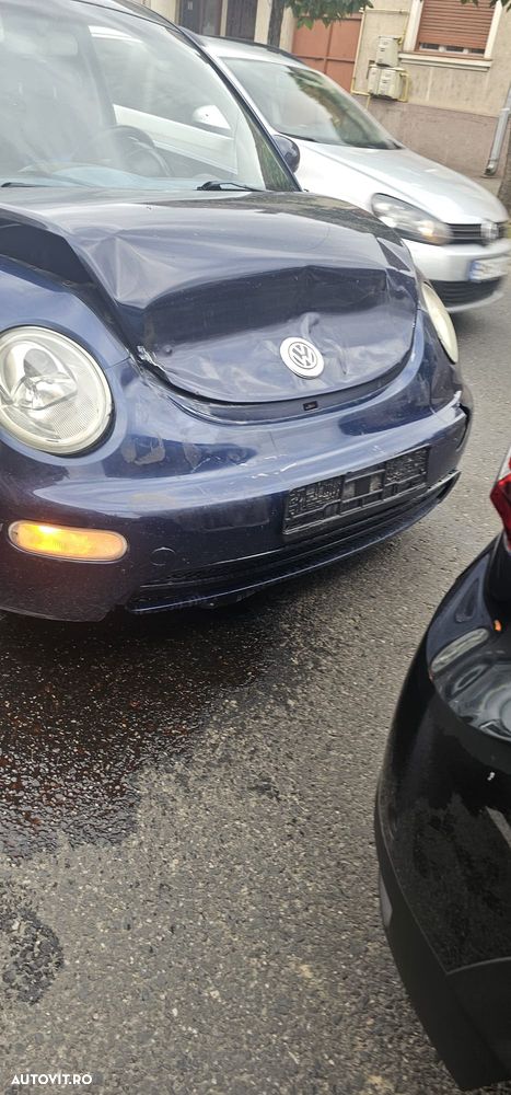 Volkswagen New Beetle - 1