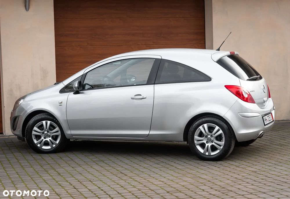 Opel Corsa 1.4 16V Selection 110 Jahre - 10