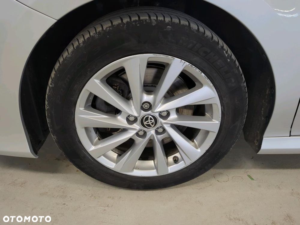 Toyota Camry - 6