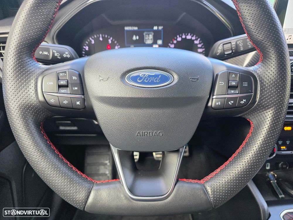 Ford Focus SW 1.0 EcoBoost ST-Line - 32