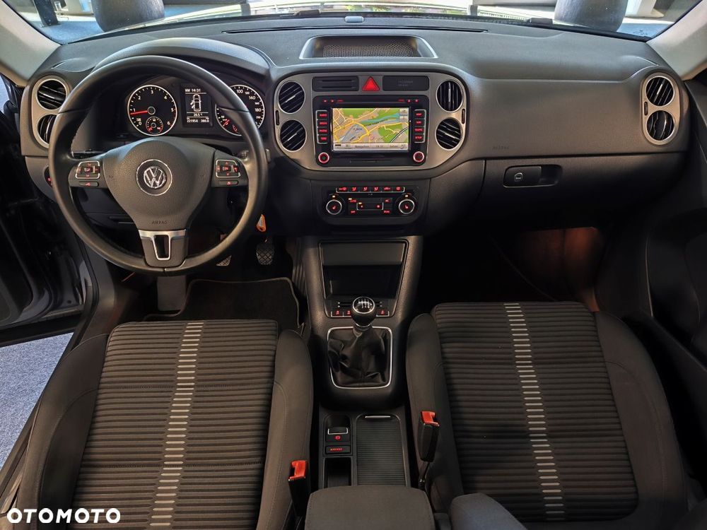 Volkswagen Tiguan 2.0 TDI DPF BlueMotion Technology Sport & Style - 9