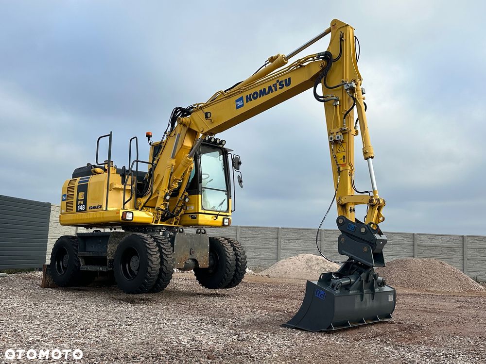 Komatsu /  PW 148-8 / - 3