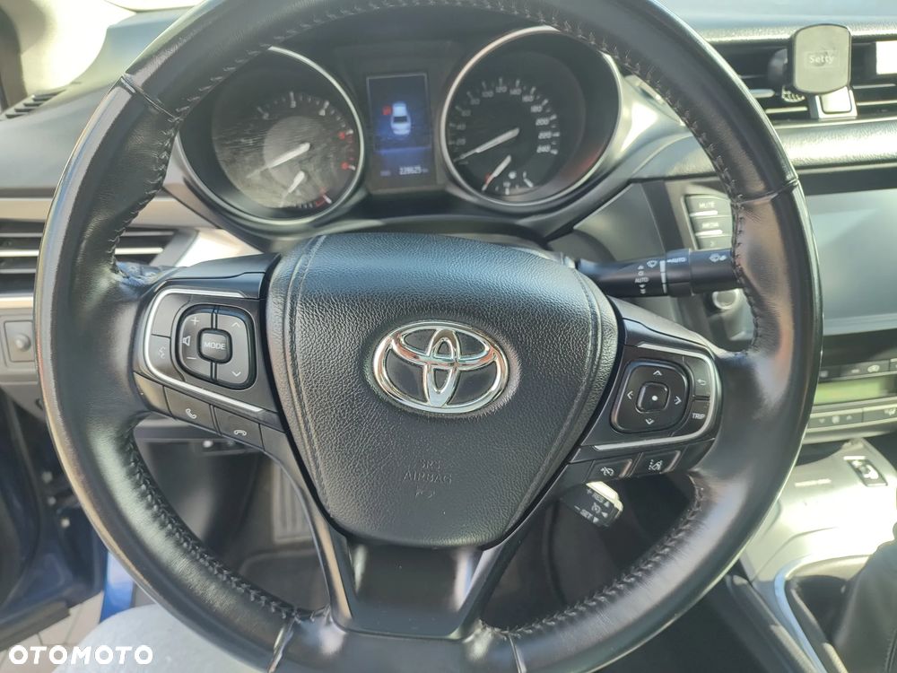 Toyota Avensis 2.0 D-4D Prestige - 12