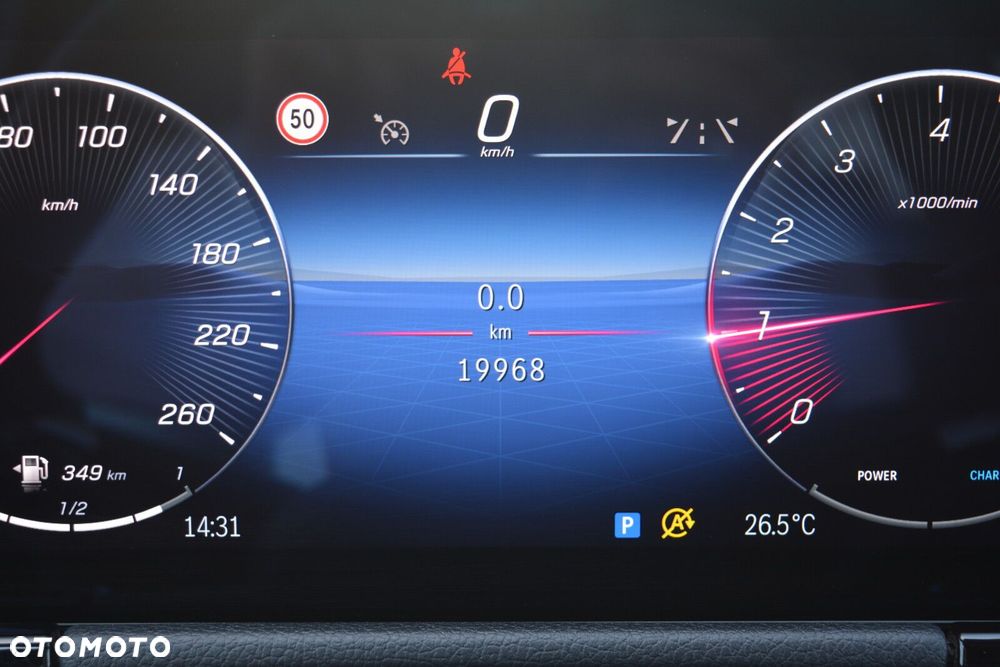 Mercedes-Benz GLA - 31