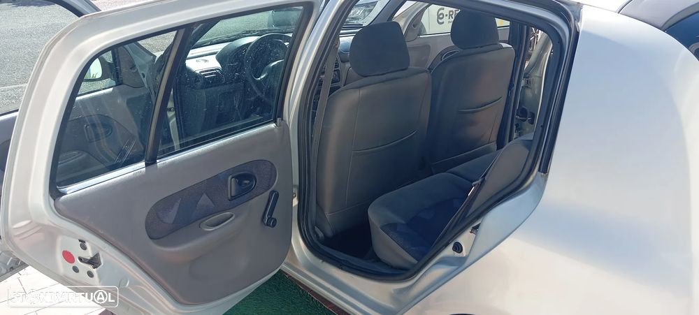 Renault Clio 1.2 RN - 16