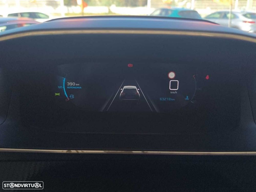 Peugeot 2008 1.2 PureTech Allure - 16