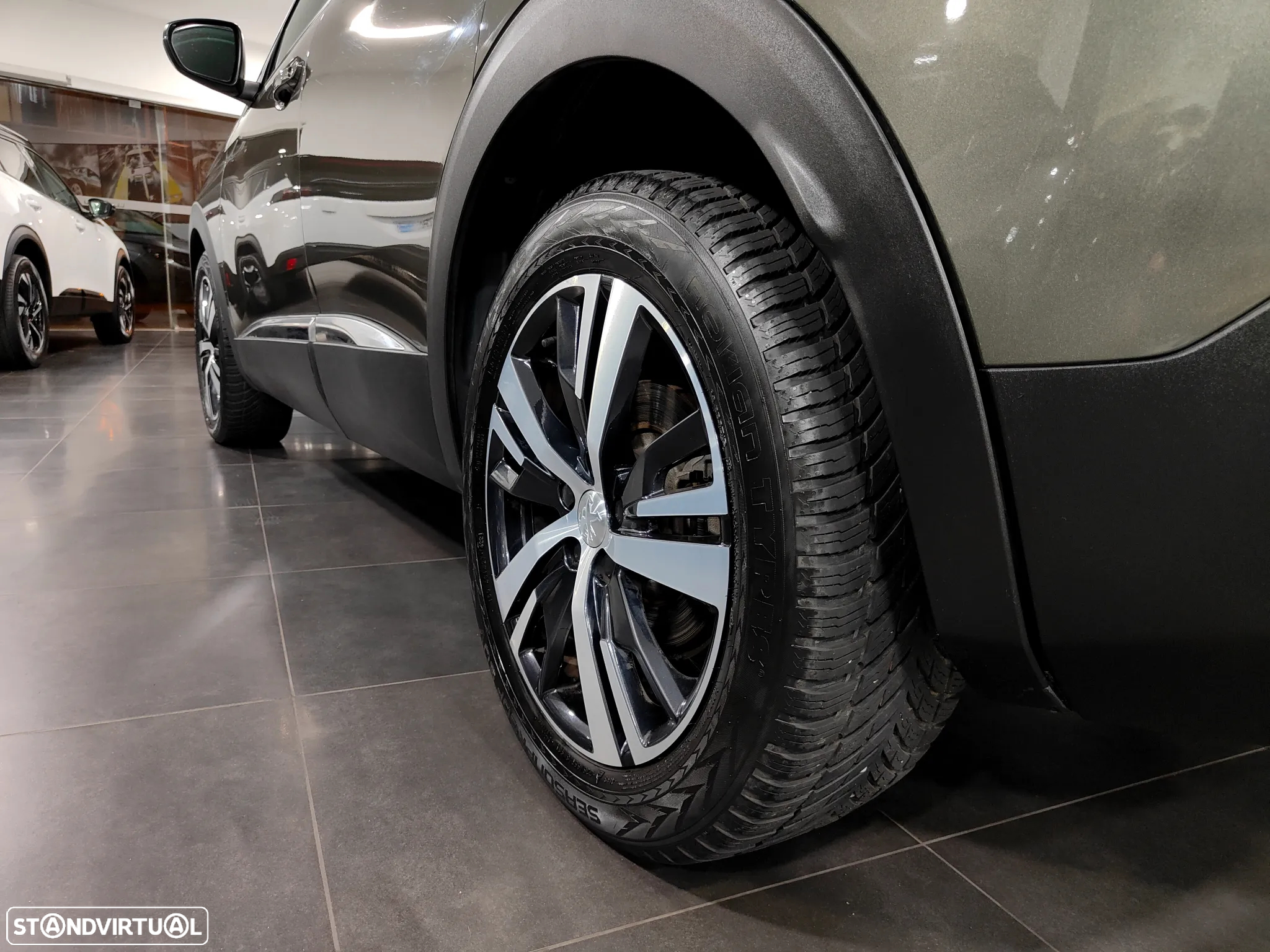 Peugeot 3008 1.2 PureTech Allure EAT8 - 28