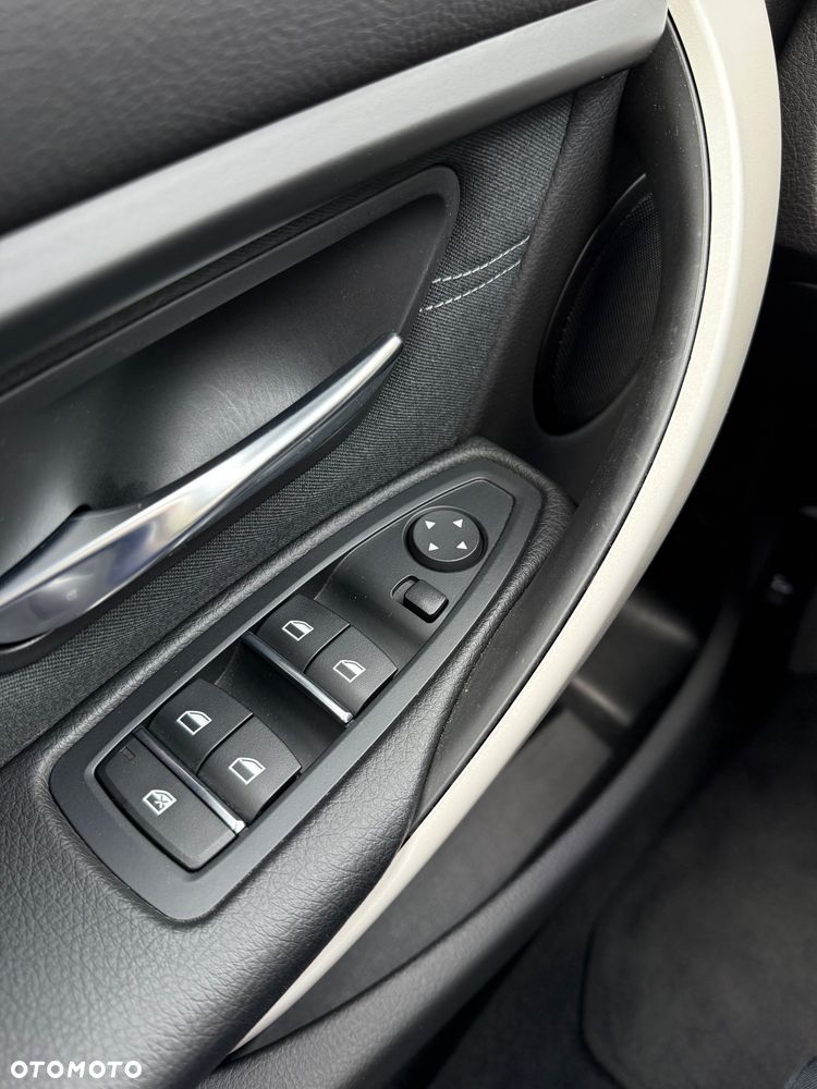 BMW Seria 3 318i - 22