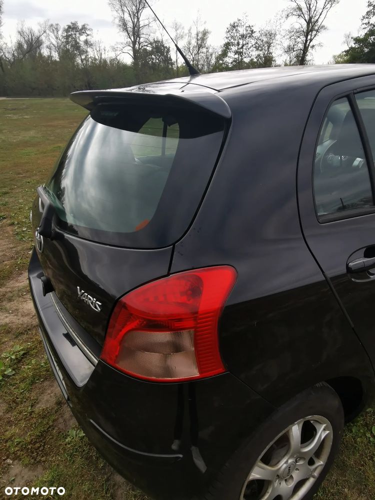 Toyota Yaris - 4