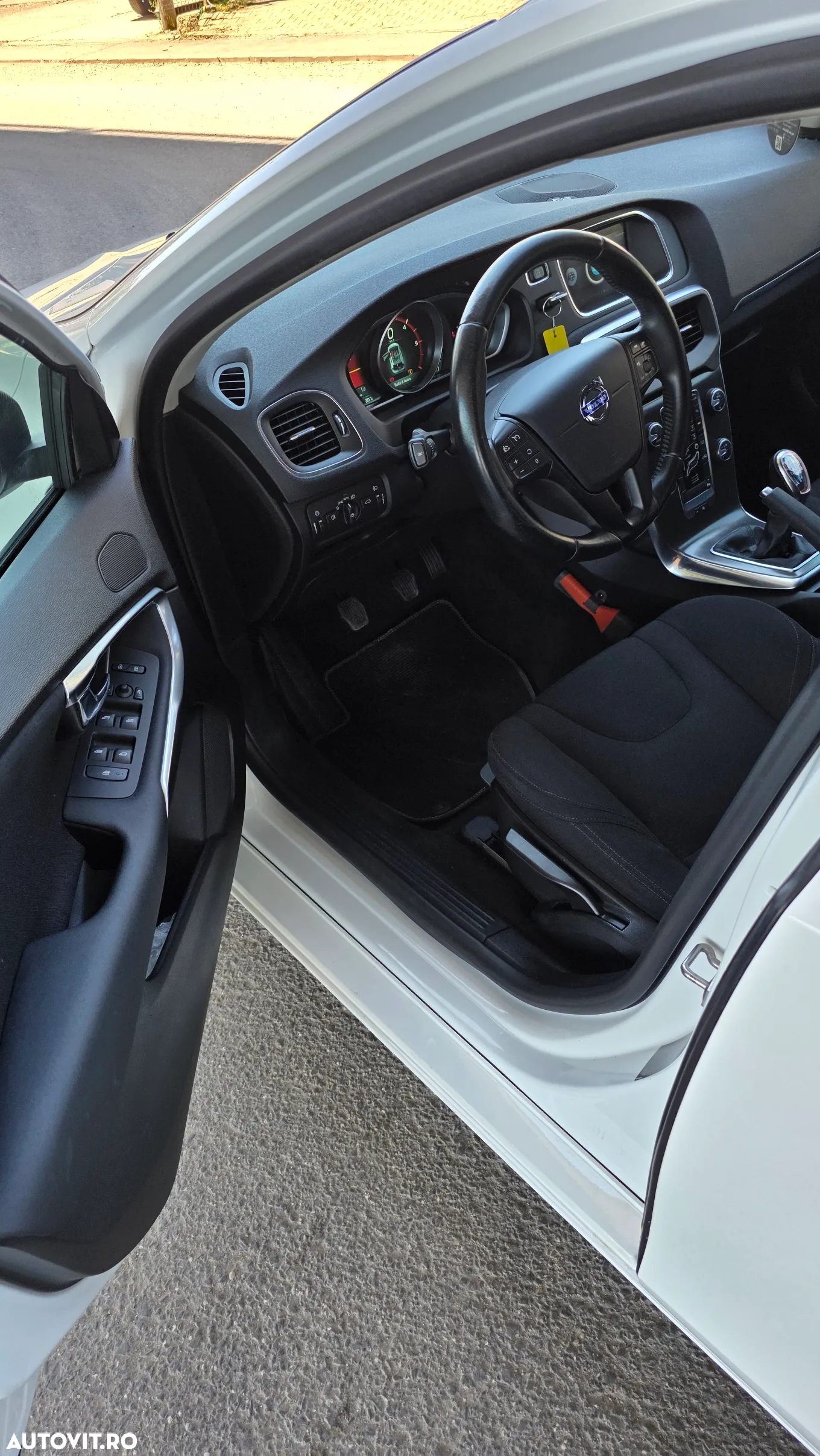Volvo V40 D2 ECO Kinetic - 16