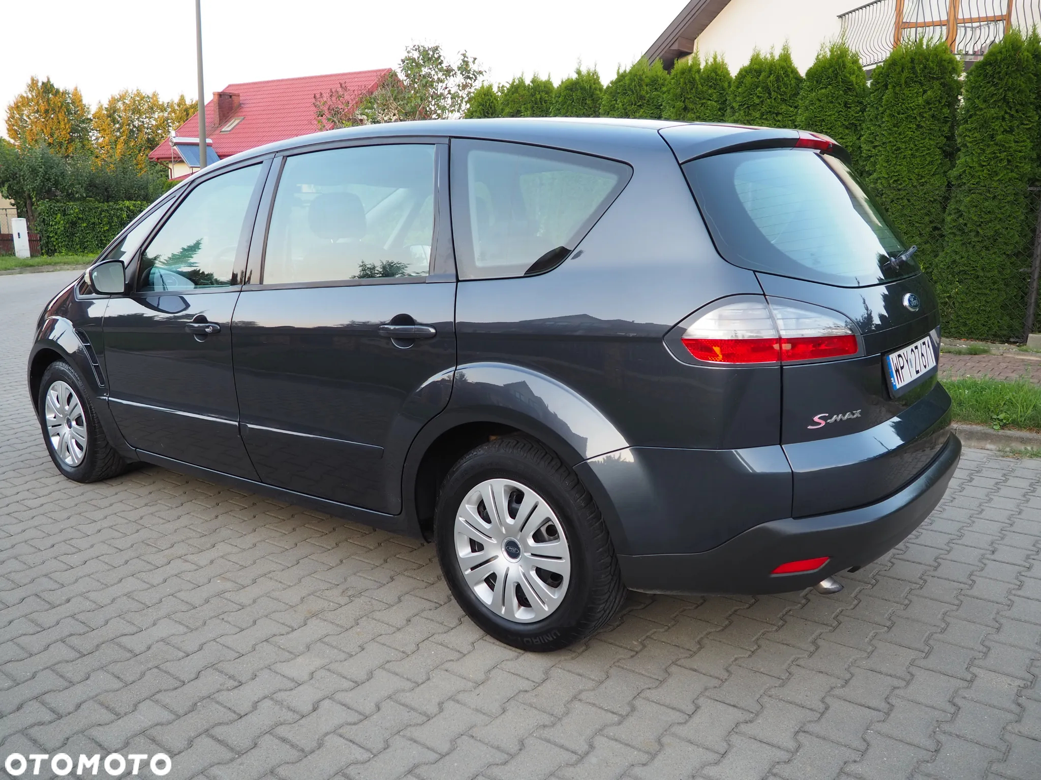 Ford S-Max - 11