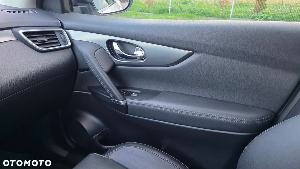 Nissan Qashqai 1.3 DIG-T N-WAY - 14