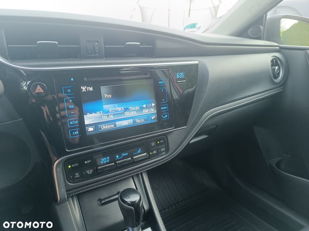 Toyota Auris 1.2 Turbo Multidrive S Design Edition - 10