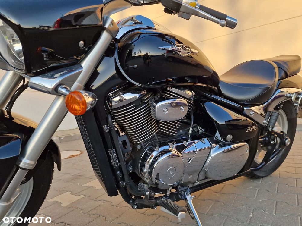 Suzuki Intruder - 10