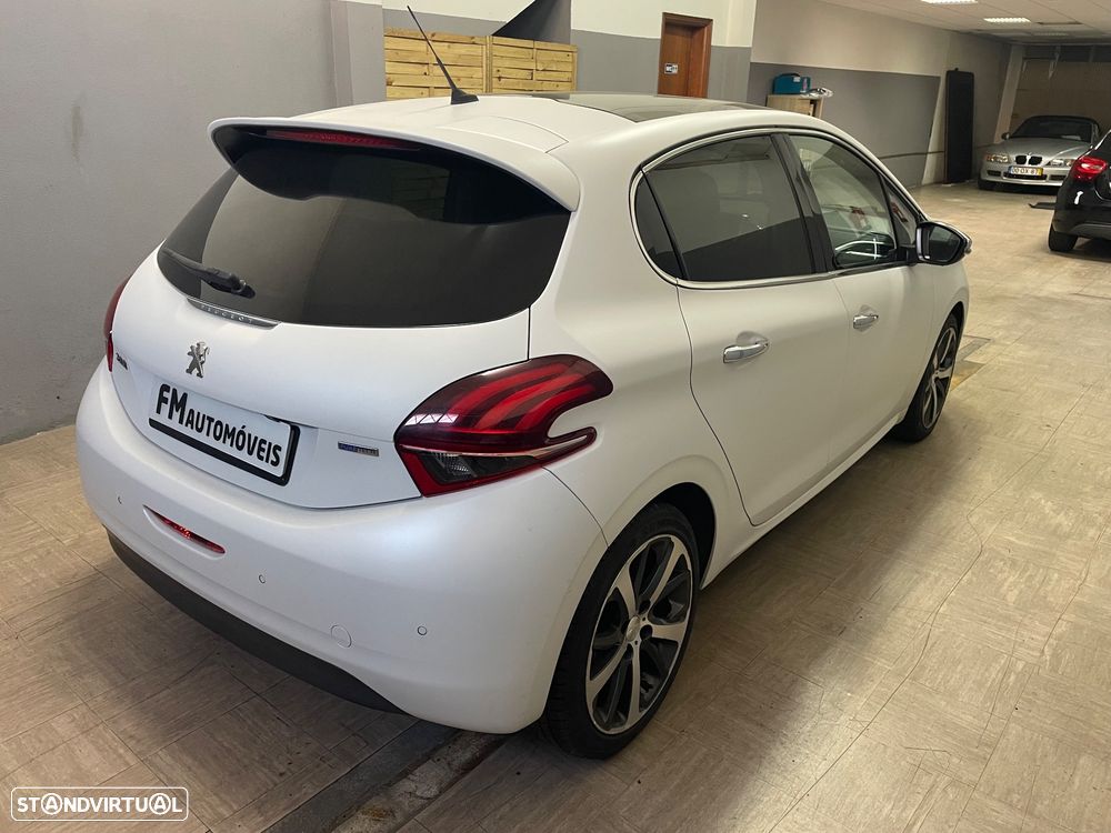 Peugeot 208 PureTech 110 Stop & Start EAT6 Tech Edition - 4