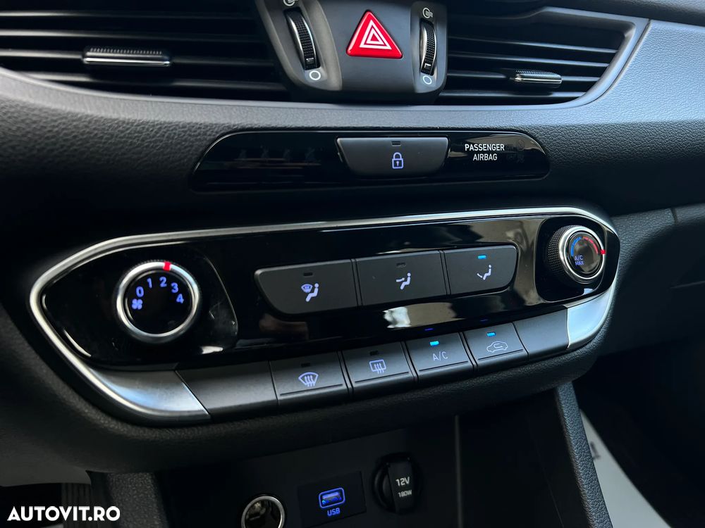 Hyundai i30 1.5 110CP 5DR M/T Comfort - 11